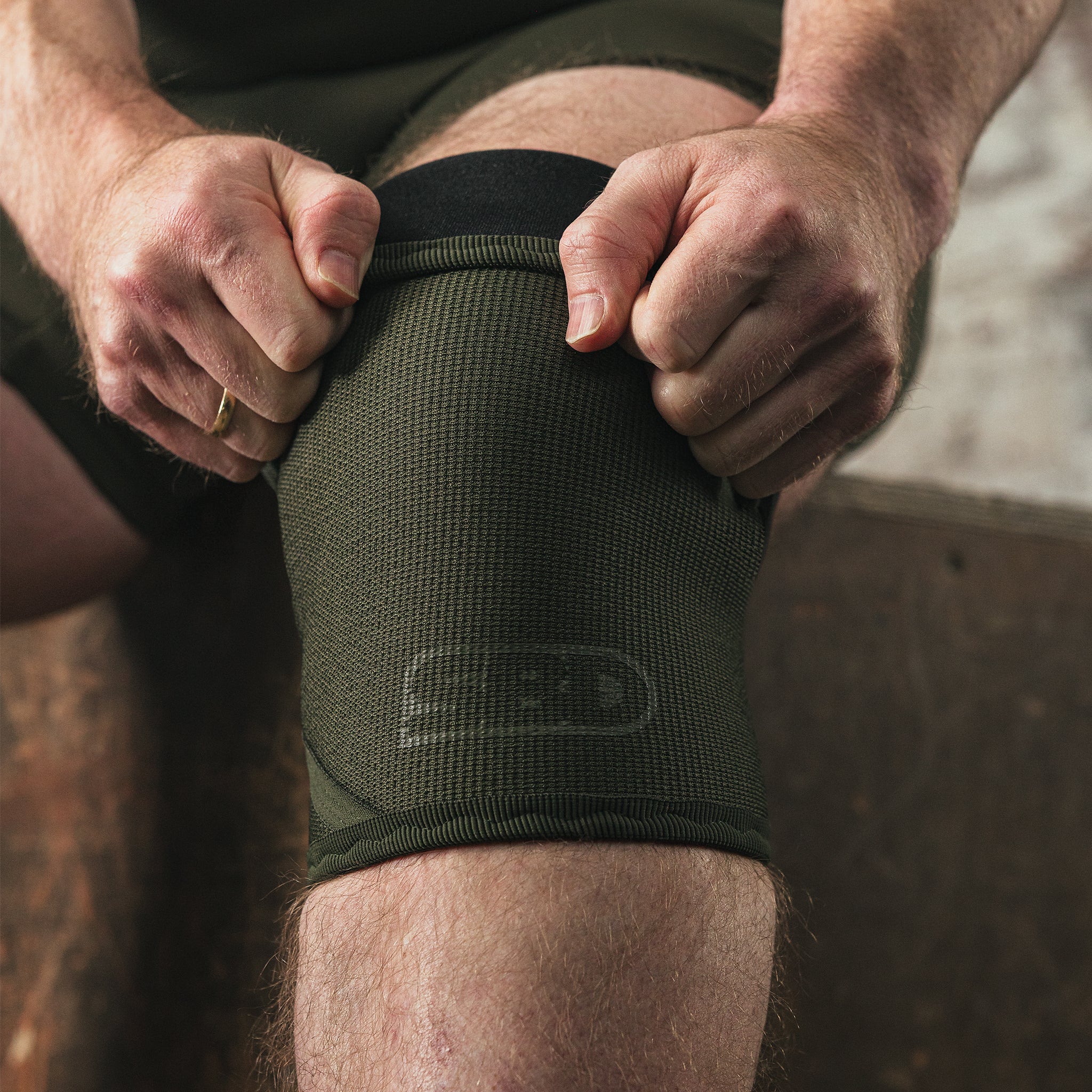 Powerlifting Knee Sleeves 7mm - Resolve - Image 3