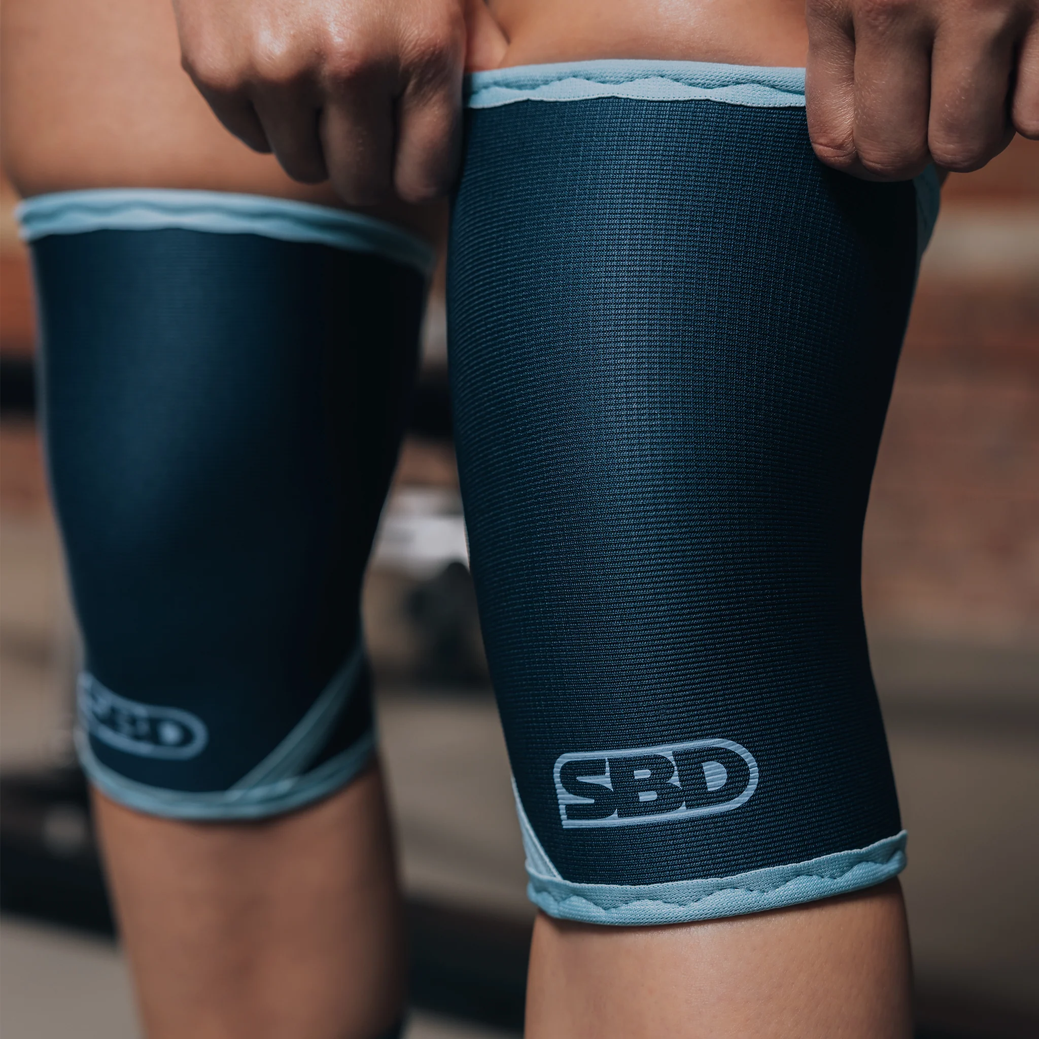 Weightlifting Knee Sleeves 5mm Reflect Knee Sleeves - Image 3